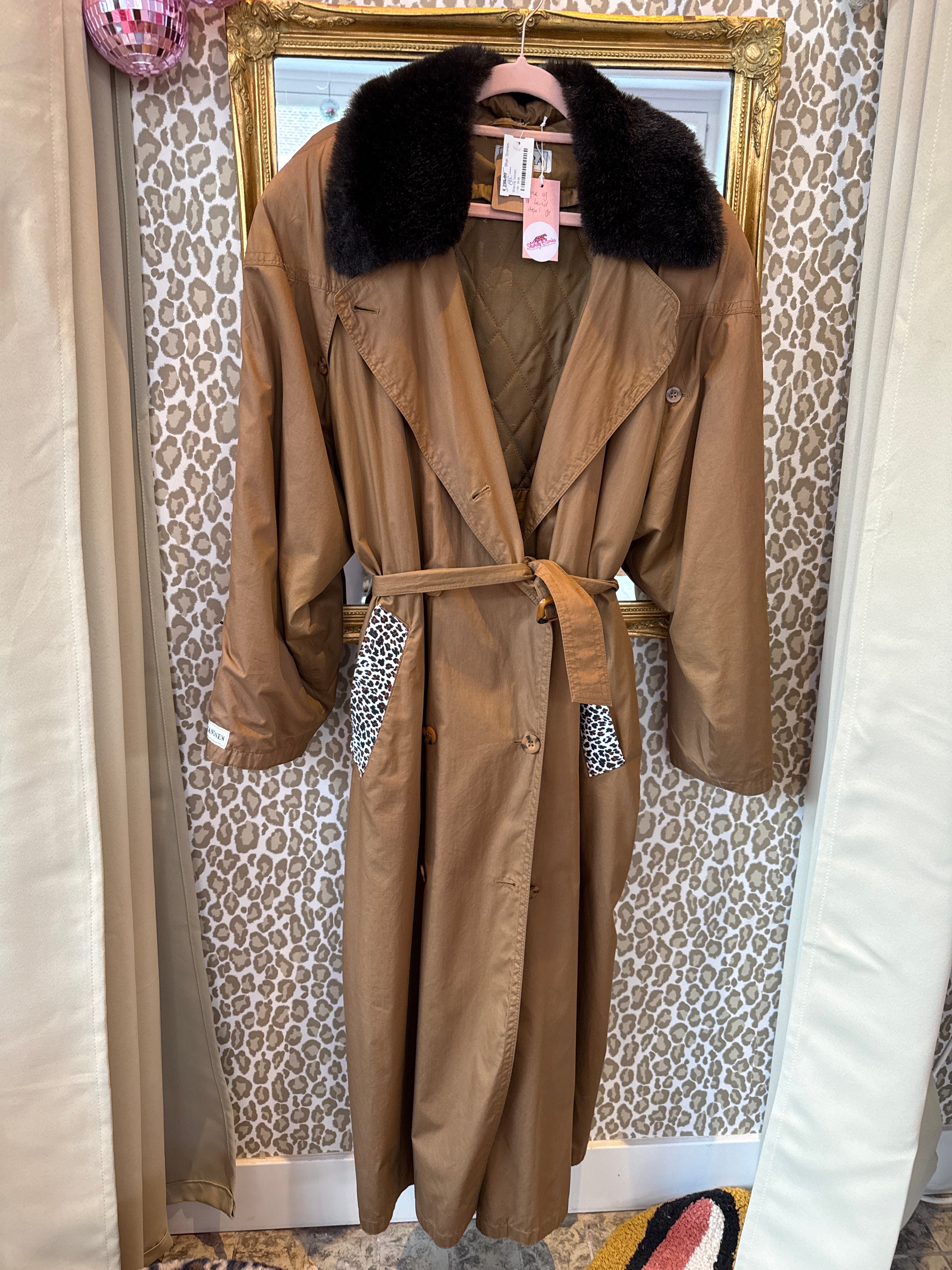 Upcycled Trenchcoat maat L/XL