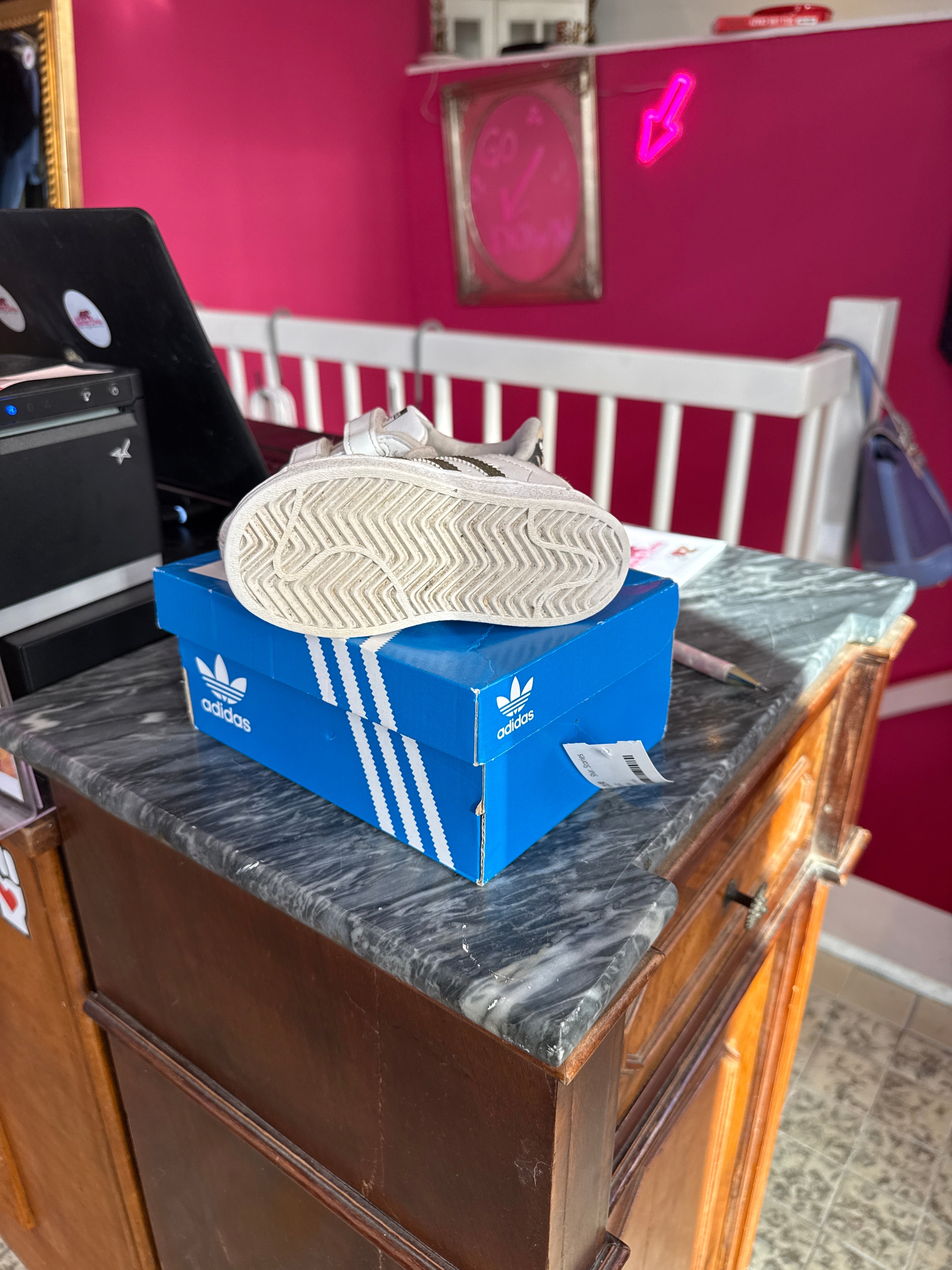 Adidas sneakers maat 22