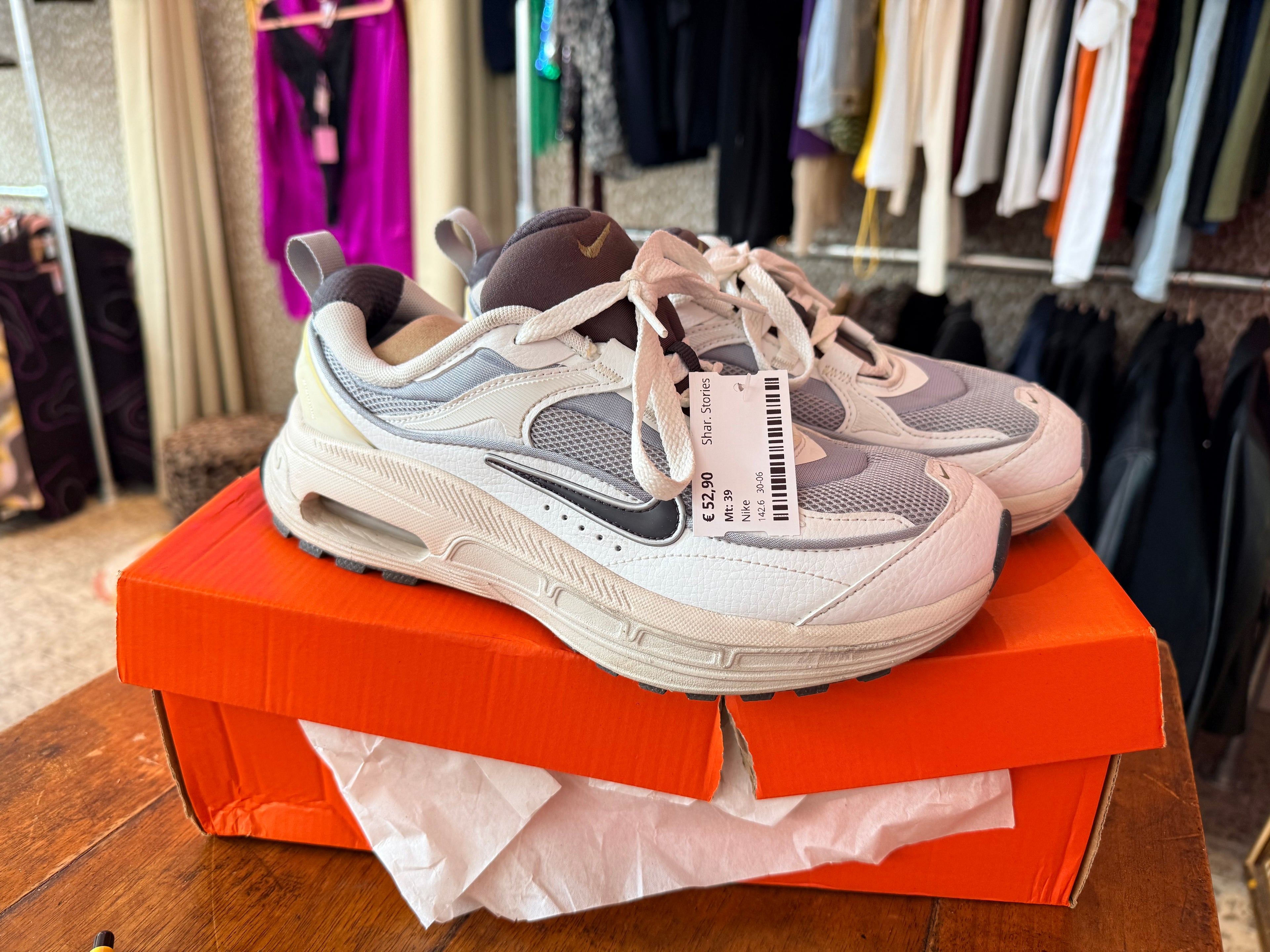 Nike sneakers maat M