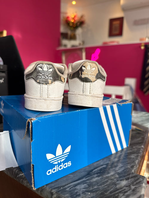 Adidas sneakers maat 22