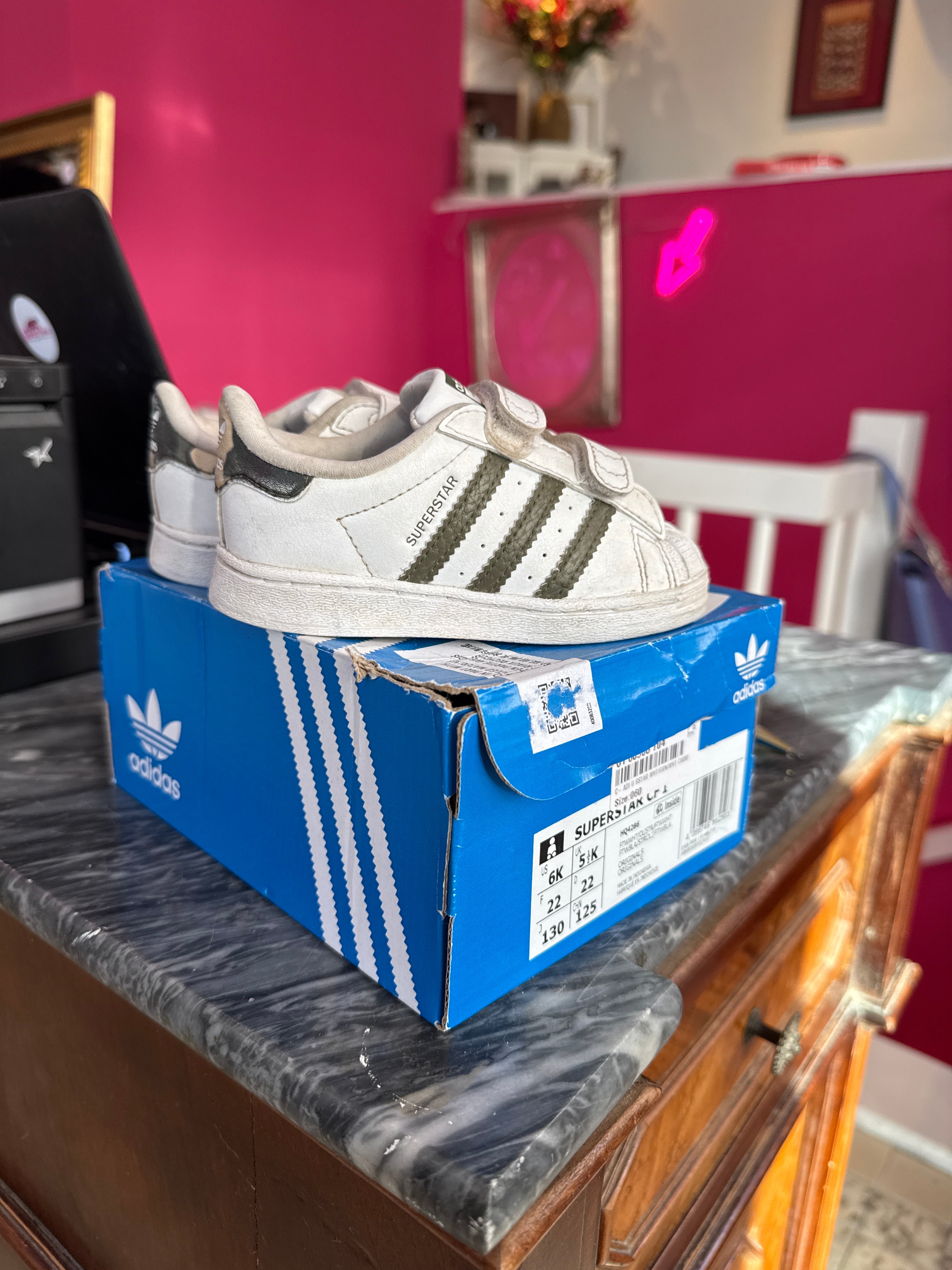 Adidas sneakers maat 22