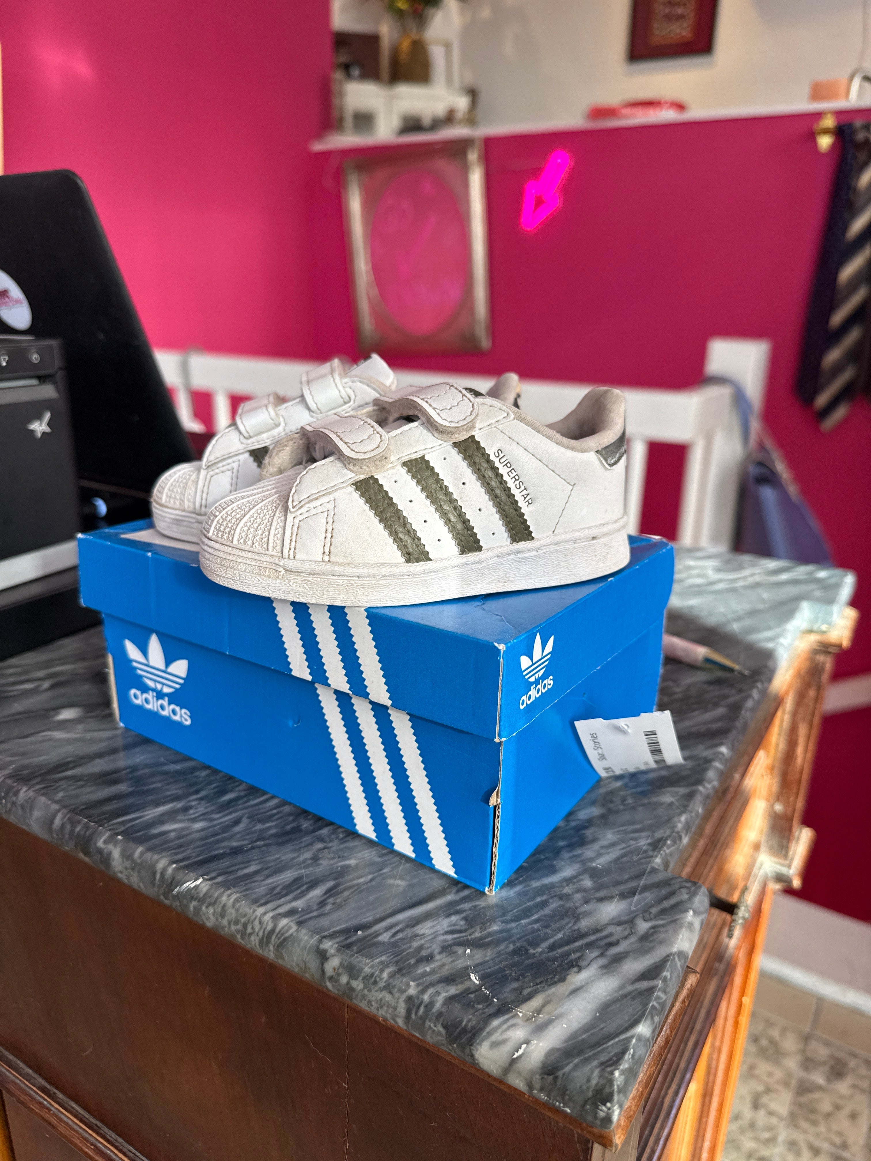 Adidas sneakers maat 22